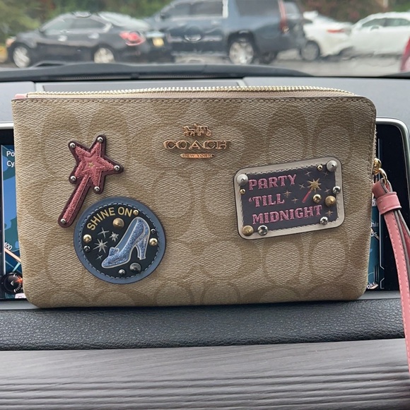 COACH SIGNATURE DISNEY LARGE CORNER ZIP WALLET - Picture 8 of 16